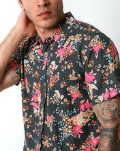 Load image into Gallery viewer, KRAKEN -&quot;SORES&quot;- Straight / Loose-Cut Short Sleeve Shirt